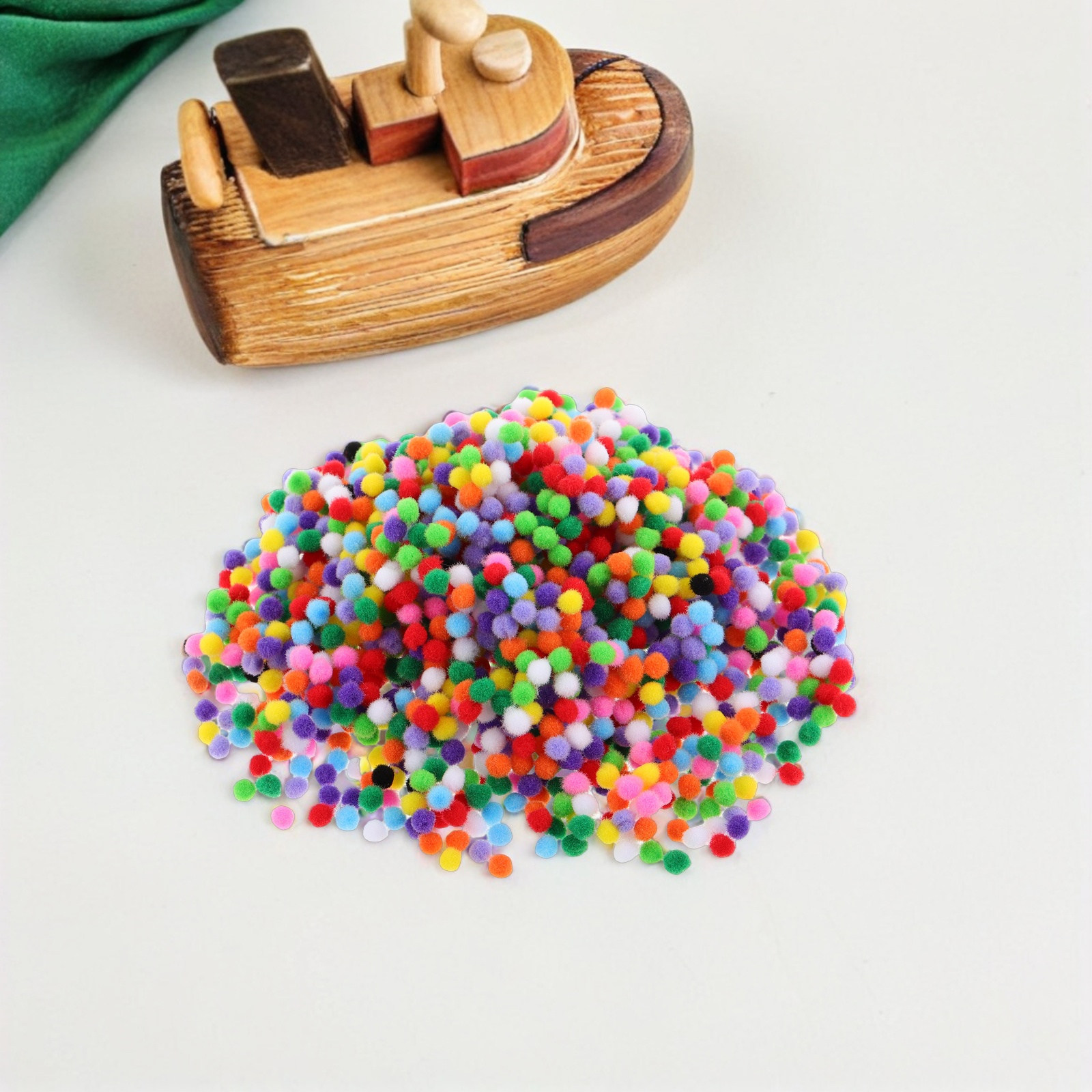 2000Pcs 5Mm Vibrant Pom Poms C - Pet Supplies In Bulk recensione e prezzo
